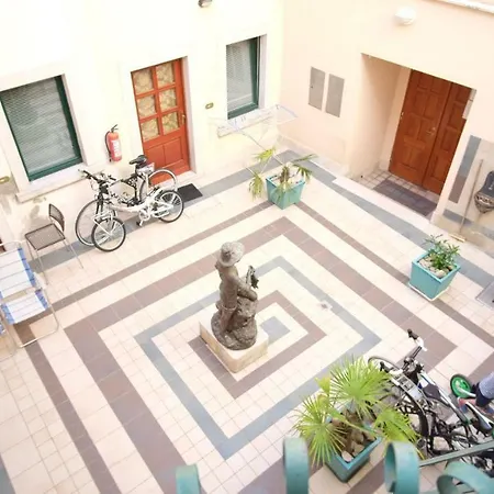 Relaxing In 100m2 Piran